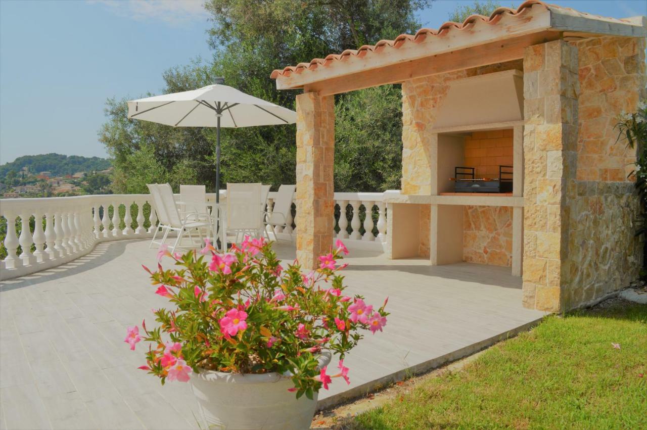 Villa La Terre Des Lauriers Vallauris Esterno foto